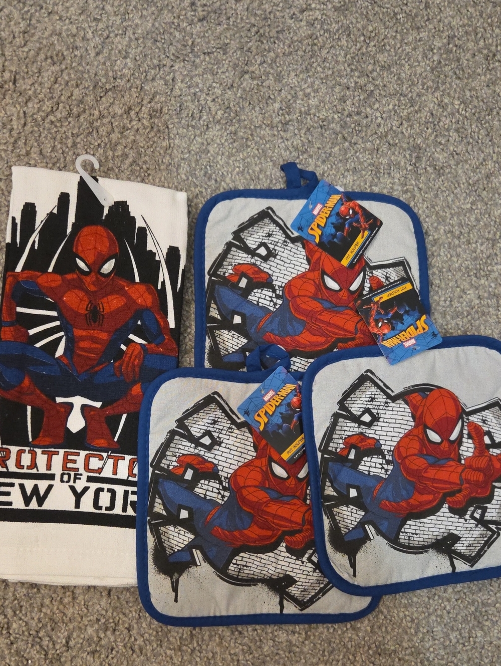 4 Piece Set Disney Marvel Spider-Man Kitchen Towel Spiderman Pot Holders  NWT